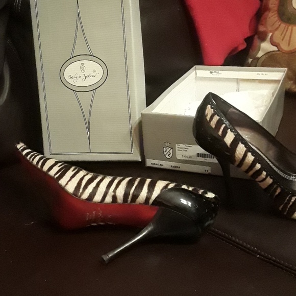 Shoes - Picture 2 of 6